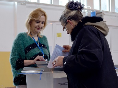 1 Gjate-votimeve-ne-Mitrovice-1