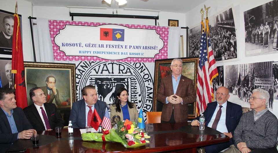 Fotografi nga festimi i 12 vjetorit te Pavaresise se Kosoves ne Vater.